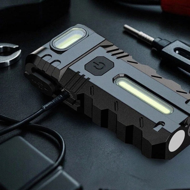LED arbetslampa med USB-laddning och verktyg